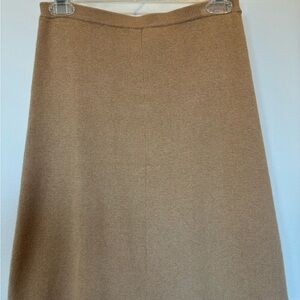 Easel sweater knit skirt.